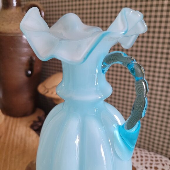 Vintage Fenton Blue Blown Glass Melon Flower Vase with Ruffled Edge - Picture 5 of 13